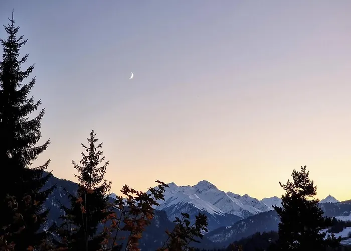 Half With Garden & Balcony - 2' To Bus *