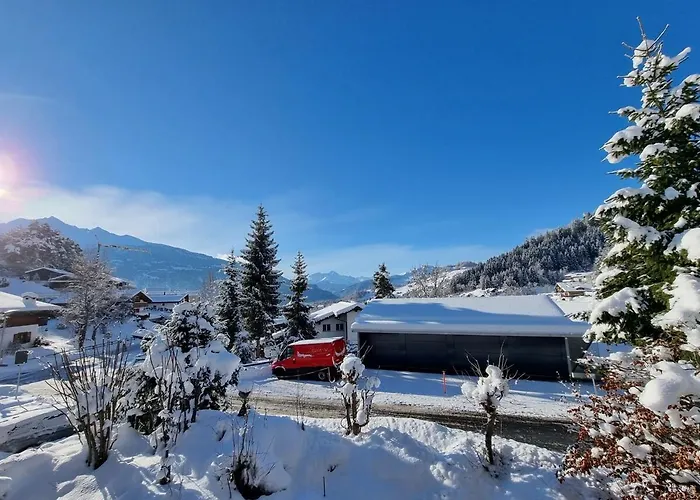 Half With Garden & Balcony - 2' To Bus Apartment *