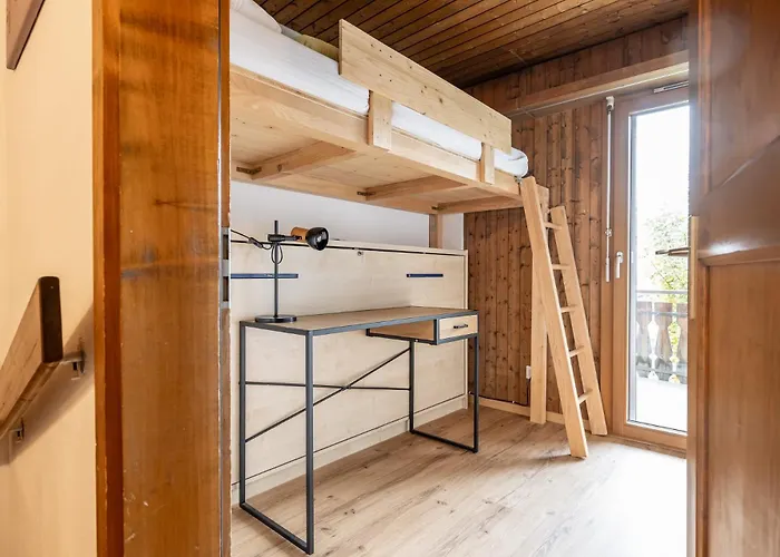 Half With Garden & Balcony - 2' To Bus Appartement *