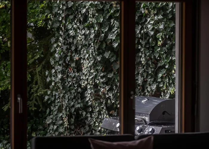 Half With Garden & Balcony - 2' To Bus Laax