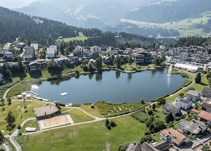 Half With Garden & Balcony - 2' To Bus