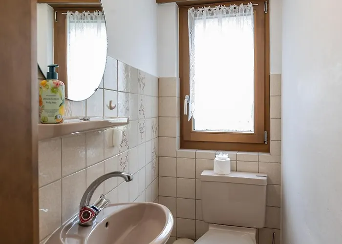 Apartment Half With Garden & Balcony - 2' To Bus *