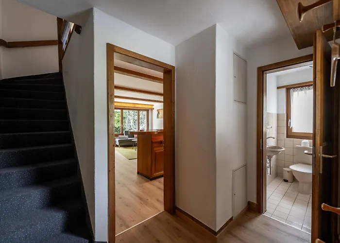 Half With Garden & Balcony - 2' To Bus Apartment Laax