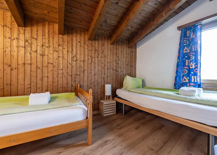 Half With Garden & Balcony - 2' To Bus Appartement *