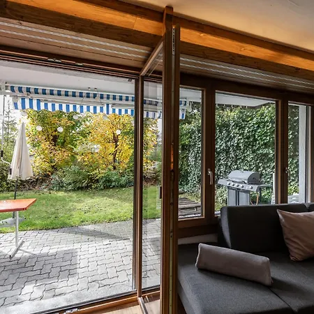 Half With Garden & Balcony - 2' To Bus 아파트