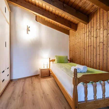 Half With Garden & Balcony - 2' To Bus Apartamento *