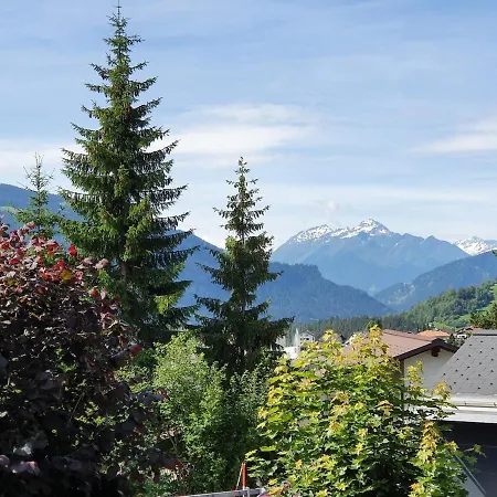 Half With Garden & Balcony - 2' To Bus