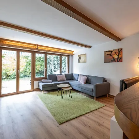 Appartamento Half With Garden & Balcony - 2' To Bus Laax